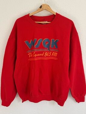 Stranger Things Dustin WSQK radio the squawk red pullover crewneck sweatshirt L